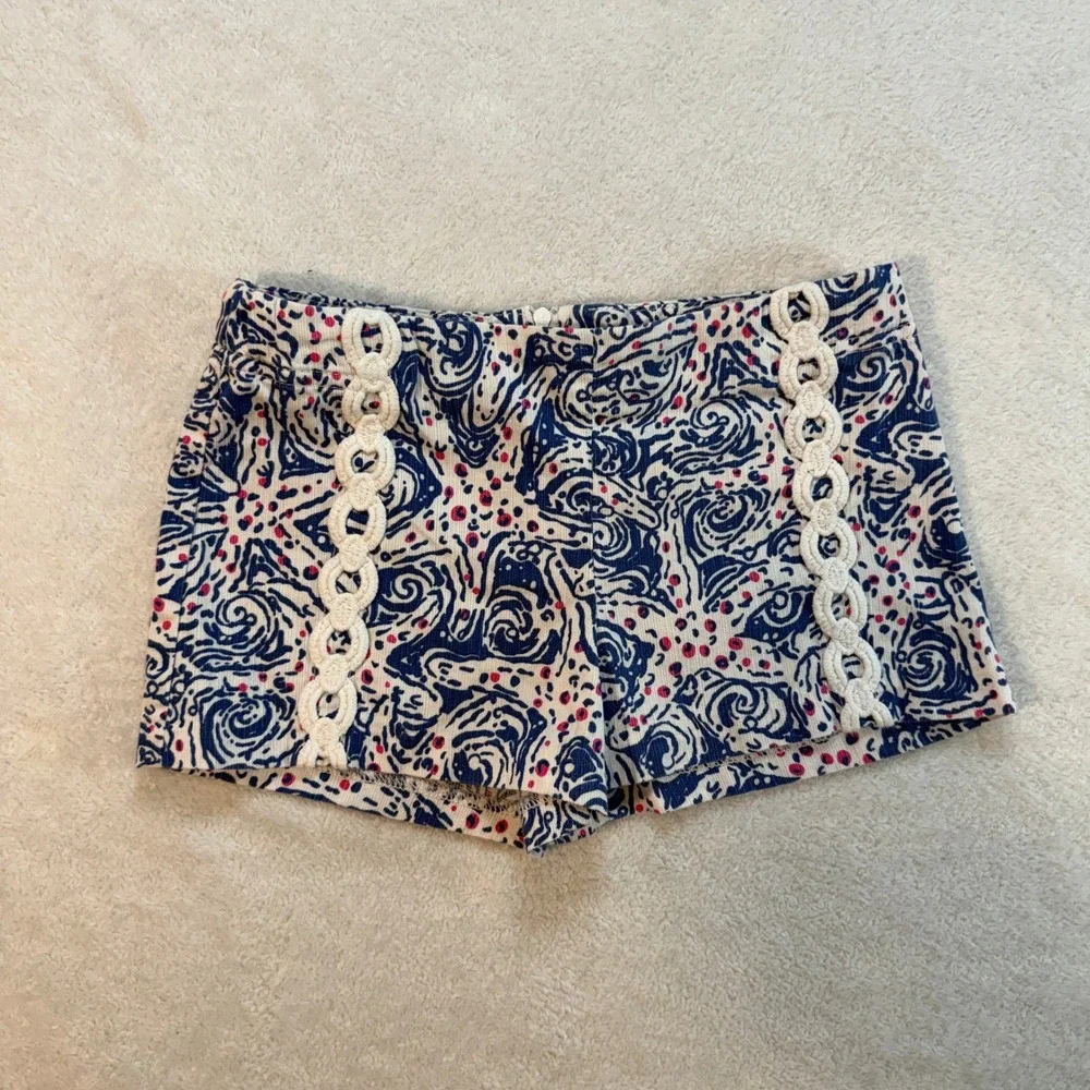 Lilly Pulitzer Girls Blue White starfish Print Shorts with Crochet Trim Size 7